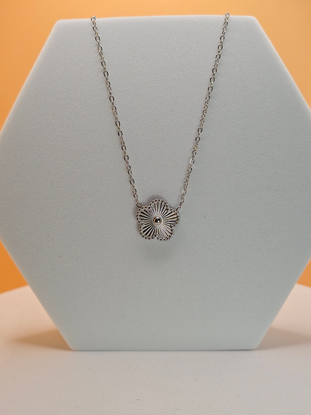 collana luce di magnolia